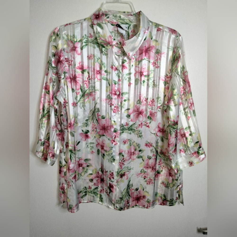 Bon Worth (Size M) Vintage Multicolored Floral Pattern Button Down Front Blouse